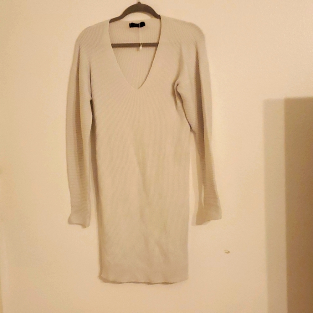 Which knit dress